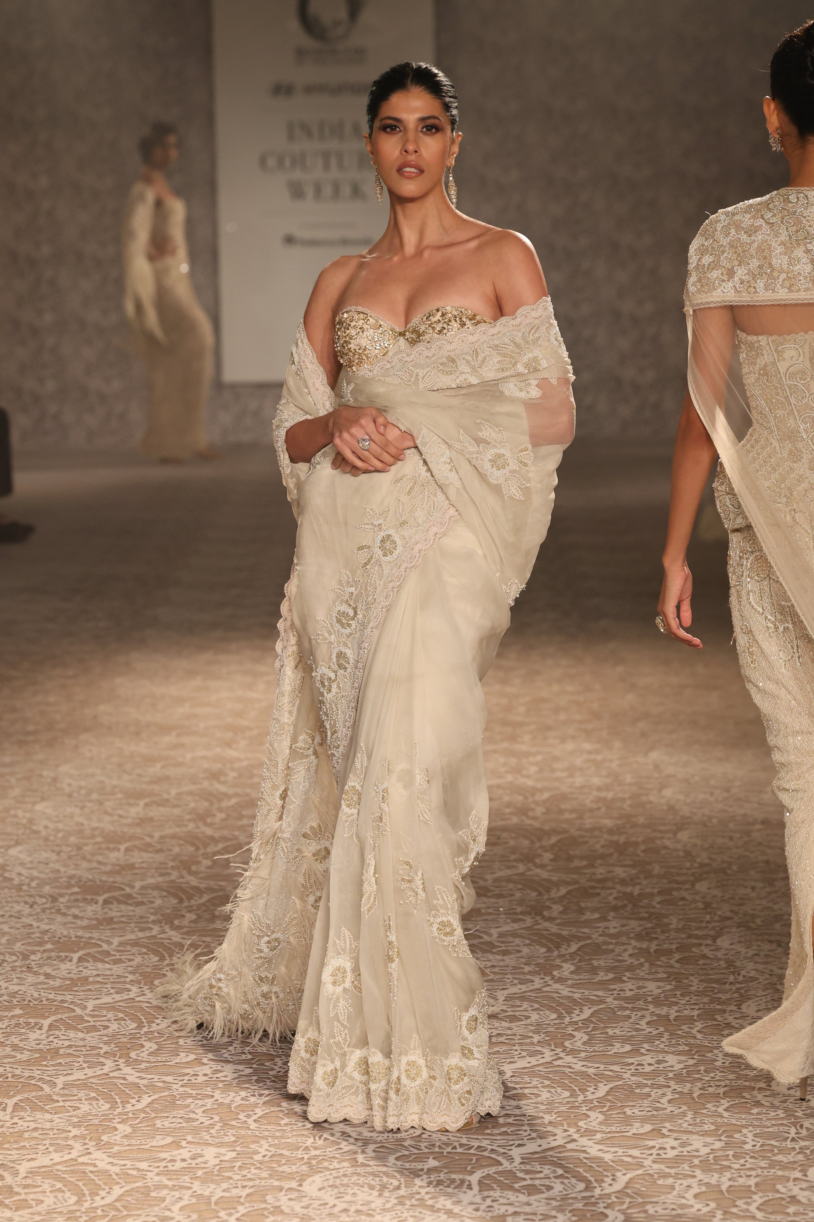 The Aurora Sari
